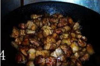 五花肉炖虎皮蛋的做法步骤:4