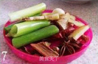 五花肉炖虎皮蛋的做法步骤:7