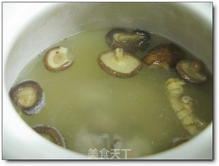 土黄鳝炖排骨的做法步骤:4