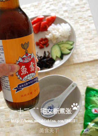 泰式拌银耳蔬菜色拉的做法步骤:2