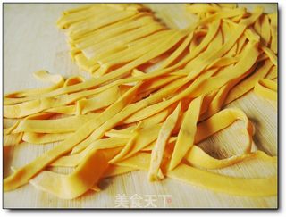 主食:胡萝卜面+莴笋面的做法步骤:4
