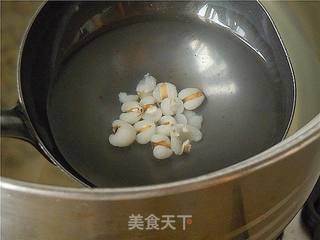 银耳莲子薏仁汤的做法步骤:7