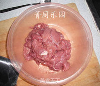 香嫩彩椒爆牛肉的做法步骤：3