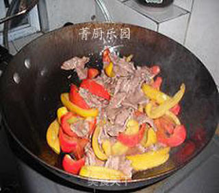 香嫩彩椒爆牛肉的做法步骤：7