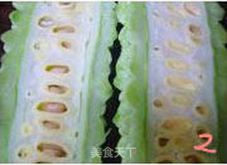 南昌风味炒苦瓜的做法步骤:2