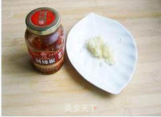剁椒手抓排骨的做法步骤:2