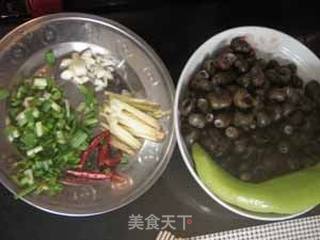 辣爆蛳螺的做法步骤：1