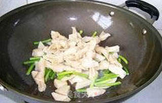 干锅腊肉豆结的做法步骤：9