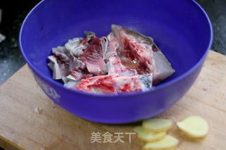 私房酸菜鱼的做法步骤：1
