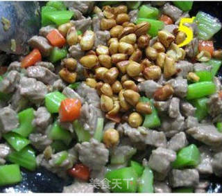 蚝油牛肉粒的做法步骤:5