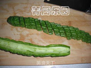 咸菜蒜香苦瓜排骨汤的做法步骤:3