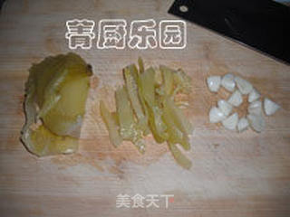 咸菜蒜香苦瓜排骨汤的做法步骤:4