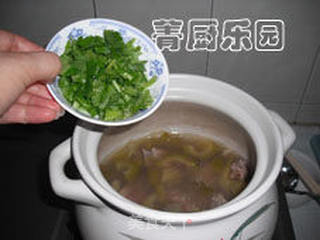 咸菜蒜香苦瓜排骨汤的做法步骤:6