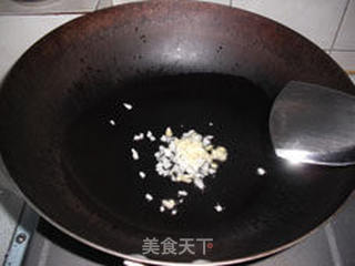 芡汁黑木耳茭白炒肉——乡土小炒的做法步骤：6