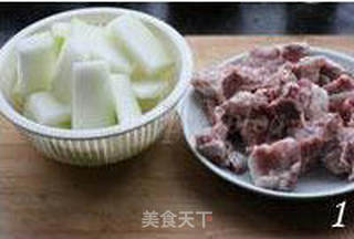 冬瓜脊骨汤的做法步骤：1