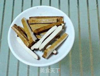 客家小炒的做法步骤：1