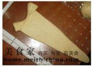 金牛角面包的做法步骤：10
