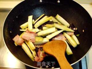 芝麻茄子意面的做法步骤：6