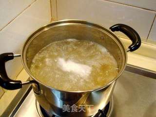 红酒酱汁什锦海鲜小丸子意面的做法步骤:3