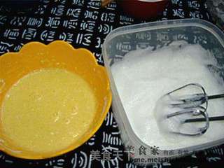 微波炉戚风蛋糕的做法步骤:3