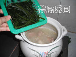 海带黄豆猪蹄海米汤——美味养颜汤的做法步骤:5