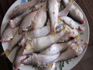 香酥糖醋马口鱼的做法步骤：3