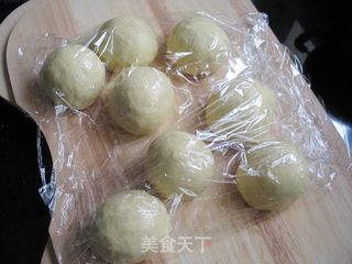 毛毛虫面包的做法步骤:3