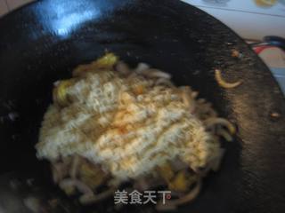炒方便面的做法步骤:11
