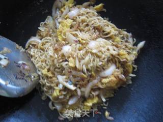 炒方便面的做法步骤:12