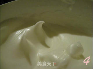 围边黄桃慕斯蛋糕的做法步骤:4