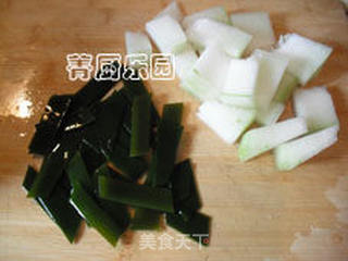胡萝卜冬瓜排骨海带汤——夏日的营养靓汤的做法步骤:4