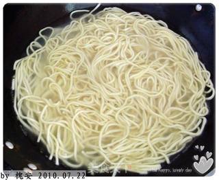 夏季的爽口主食——简易拌凉面的做法步骤:3