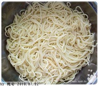 夏季的爽口主食——简易拌凉面的做法步骤:4