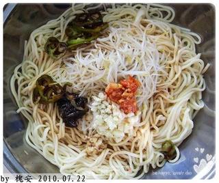 夏季的爽口主食——简易拌凉面的做法步骤:5
