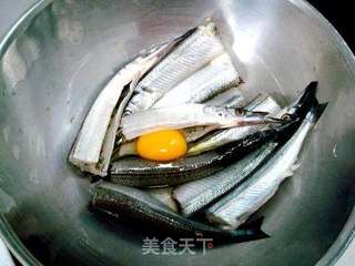 干煎针鱼的做法步骤:2