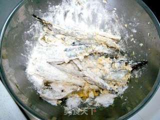 干煎针鱼的做法步骤:4