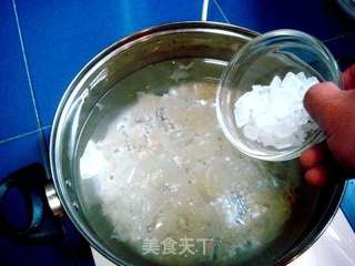 冰糖银耳莲子羹的做法步骤:5