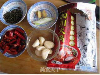 你爱哪一道水煮菜？——【麻辣水煮虾】的做法步骤：1