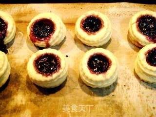 美味小点“蛋挞、蓝莓酥挞”的做法步骤:29