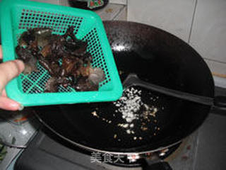 使您一品三笑的美食——冬笋溜肝尖的做法步骤：6