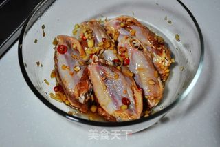 香辣煎鸡翅的做法步骤:2