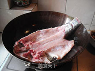 在家自己做健康豆豉烤鱼——豆豉炸鱼的做法步骤：13