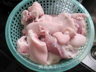 卤猪蹄的做法步骤:2