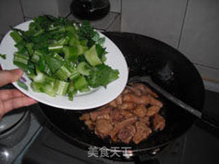 家庭运动者的营养佳品——西芹土豆焖鸡块的做法步骤：7