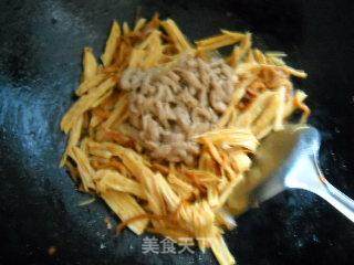 豆瓣腐竹鱿鱼丝的做法步骤:8
