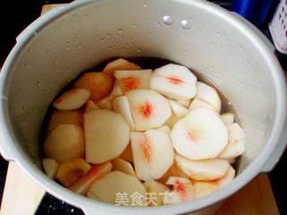 水蜜桃罐品的做法步骤:4
