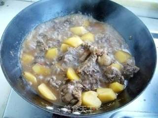 鸭腿炖土豆的做法步骤:4