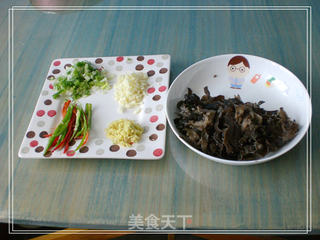 鱼香肉丝的做法步骤:4