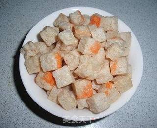 #营养养生粥——豆腐粒香菇干鱿鱼粥的做法图解2