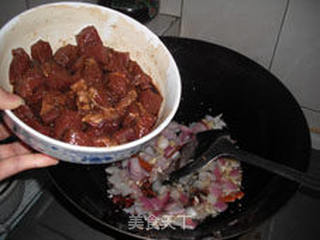 餐桌上的烧烤味美食——孜然土豆焖牛肉的做法步骤：8